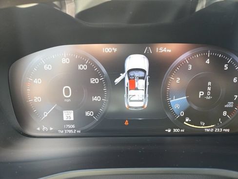 Used 2021 Volvo XC40 T5 R-Design w/ Climate Package AWD/4WD image 8