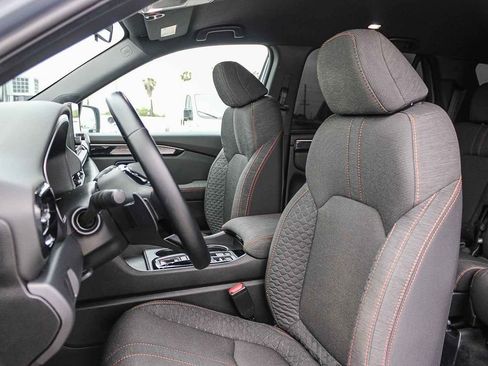 Used 2025 Honda Pilot Sport image 18