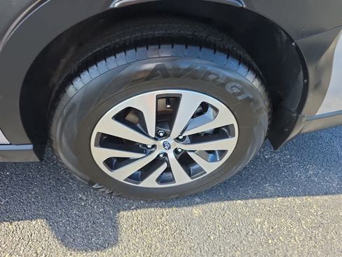 Used 2024 Subaru Outback Premium AWD/4WD image 29