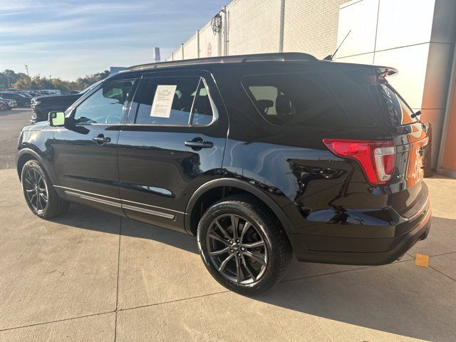 Used 2018 Ford Explorer XLT w/ XLT Appearance Package AWD/4WD image 10
