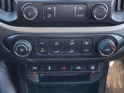 Used 2022 Chevrolet Colorado LT w/ Fleet Safety Package image 19