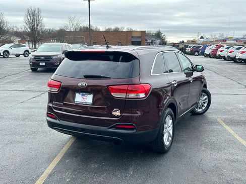 Used 2016 Kia Sorento LX image 3