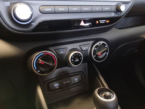 New 2026 Hyundai Venue SE image 20