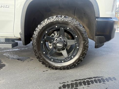 Used 2023 Chevrolet Silverado 2500 W/T w/ WT Fleet Convenience Package image 9