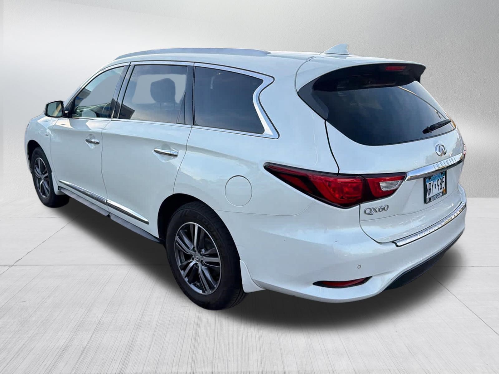 Used 2017 INFINITI QX60 Luxe w/ Premium Plus Package AWD/4WD image 6