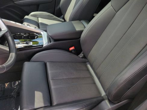 Used 2025 Audi Q5 Premium Plus w/ Premium Plus AWD/4WD image 17