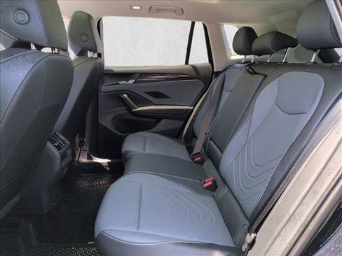 Certified 2026 Volkswagen Tiguan SE w/ Panoramic Sunroof Package FWD image 21