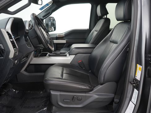 Used 2022 Ford F250 Lariat w/ Black Appearance Package image 23