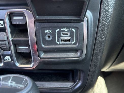 Used 2021 Jeep Gladiator Overland w/ Cold Weather Group AWD/4WD image 18
