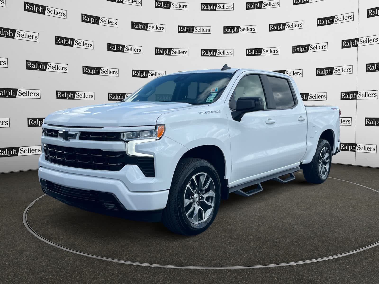 Used 2025 Chevrolet Silverado 1500 RST w/ All Star Edition Plus AWD/4WD image 2