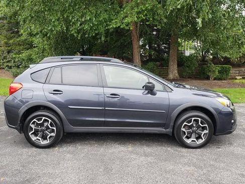 Used 2015 Subaru Crosstrek 2.0i Premium w/ Moonroof Package AWD/4WD image 2