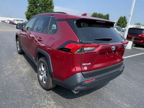 Used 2022 Toyota RAV4 XLE image 8