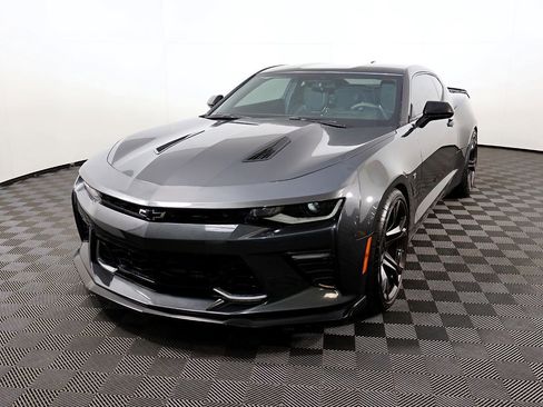 Used 2017 Chevrolet Camaro SS image 2
