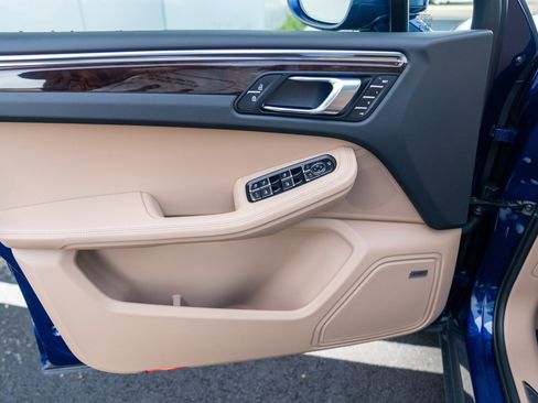 New 2026 Porsche Macan image 10