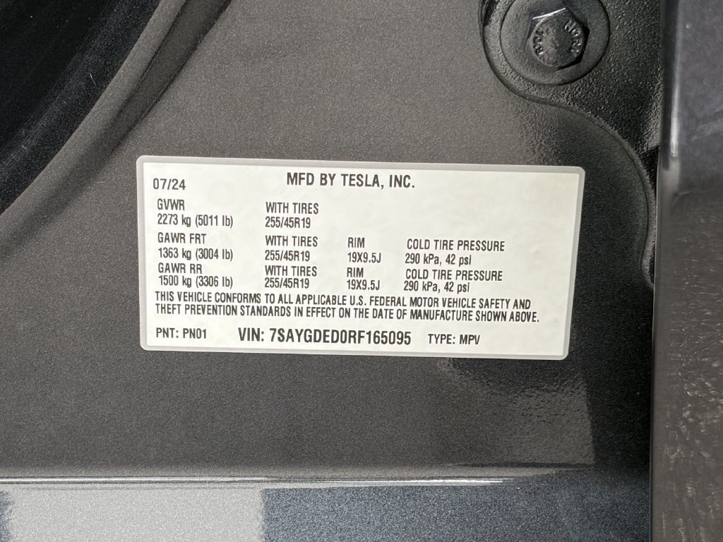 Used 2024 Tesla Model Y 2WD image 29