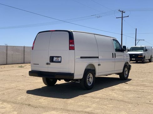 New 2026 Chevrolet Express 2500 w/ Driver Convenience Package RWD image 4