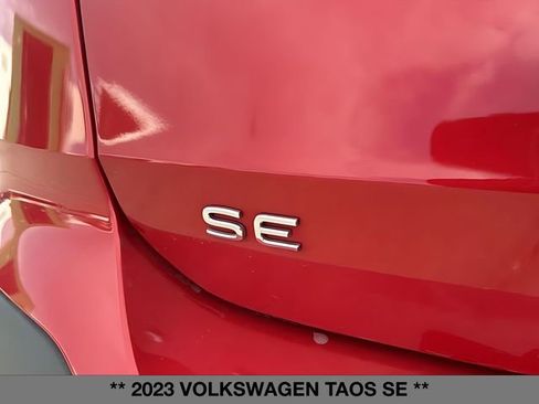 Used 2023 Volkswagen Taos SE w/ Panoramic Sunroof Package image 13