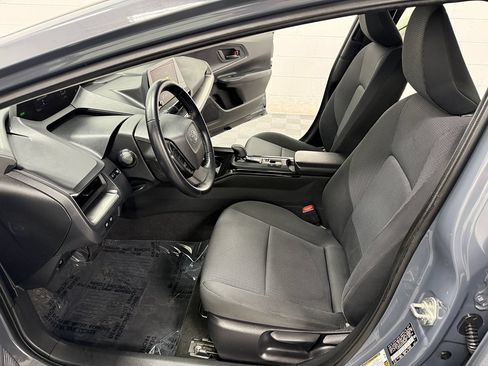 Used 2023 Toyota Prius LE FWD image 11