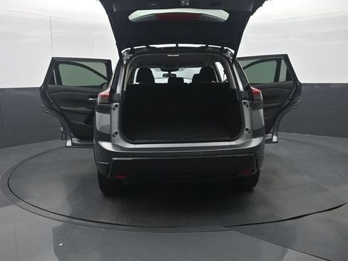 Used 2026 Nissan Rogue SV FWD image 39