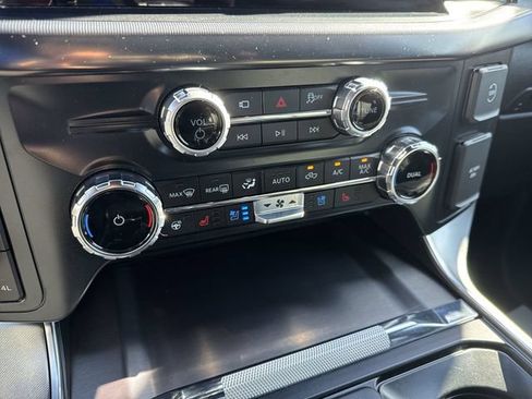 Used 2025 Ford F150 Platinum w/ FX4 Off-Road Package AWD/4WD image 28