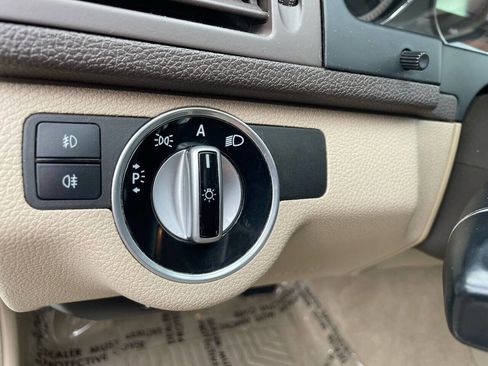 Used 2011 Mercedes-Benz C 300 4MATIC Sedan image 21