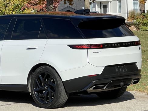 Used 2023 Land Rover Range Rover Sport SE image 8