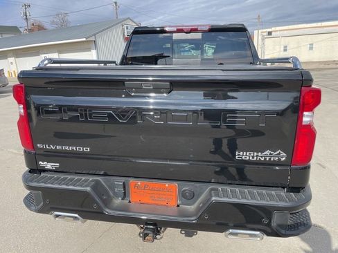 Used 2021 Chevrolet Silverado 1500 High Country w/ Technology Package image 12