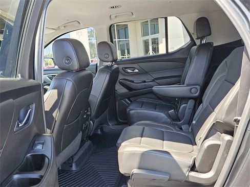 Used 2020 Chevrolet Traverse LT w/ LT Premium Package image 6