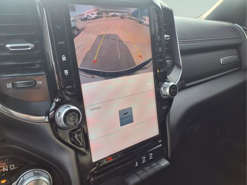 Used 2025 RAM 1500 Laramie image 15