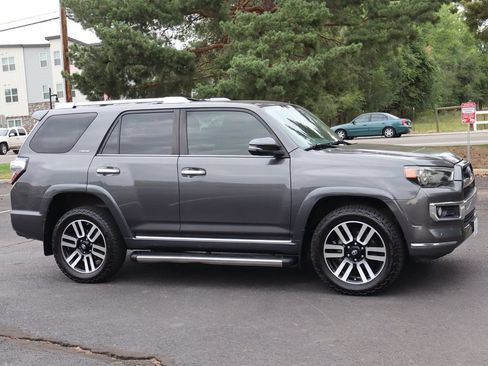 Used 2016 Toyota 4Runner Limited AWD/4WD image 2