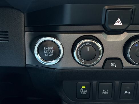 Used 2023 Toyota Tacoma TRD Sport image 25