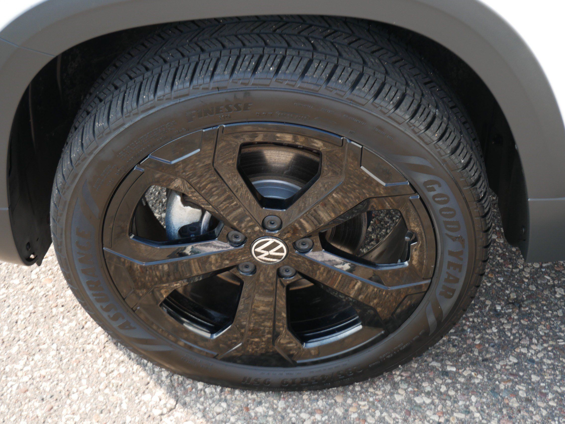 Certified 2025 Volkswagen Taos SE AWD/4WD image 15