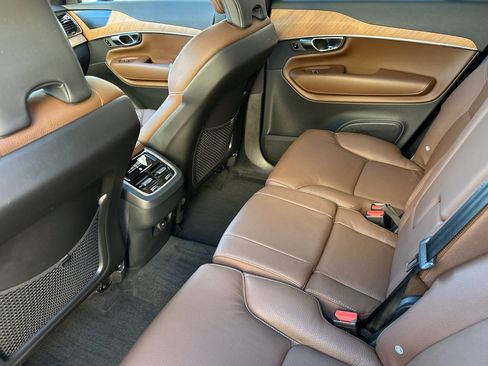 Certified 2025 Volvo XC90 B5 Plus w/ Protection Package Premier image 12