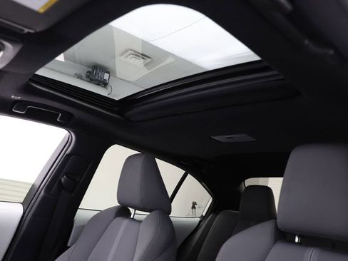 Used 2024 Toyota Corolla SE w/ SE Package image 14