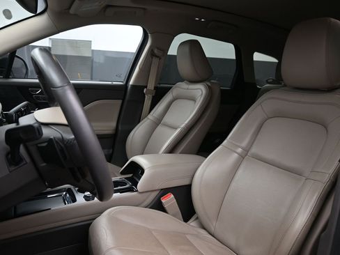 Used 2021 Lincoln Corsair FWD w/ Premium Package image 12