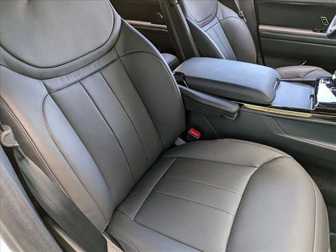 Used 2025 Land Rover Range Rover Sport Dynamic SE image 17