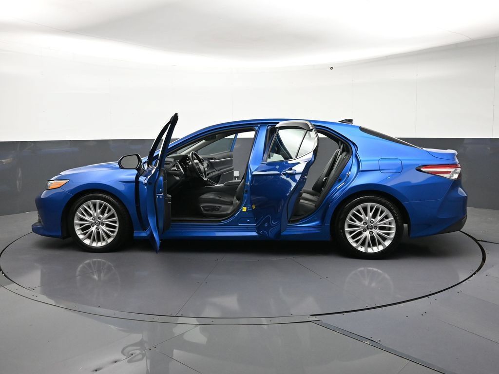 Used 2019 Toyota Camry XLE FWD image 34