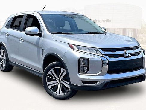 Used 2020 Mitsubishi Outlander Sport SE AWD/4WD image 3