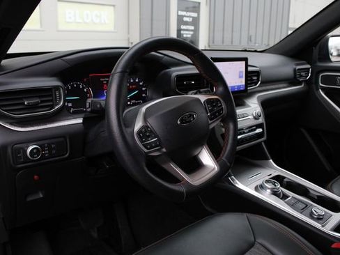 Used 2022 Ford Explorer Timberline image 2
