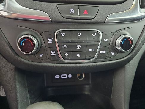Used 2022 Chevrolet Equinox LT image 27