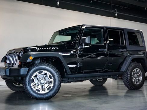 Used 2013 Jeep Wrangler Unlimited Rubicon w/ Connectivity Group AWD/4WD image 79