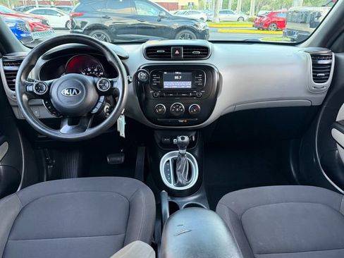 Used 2019 Kia Soul FWD image 13