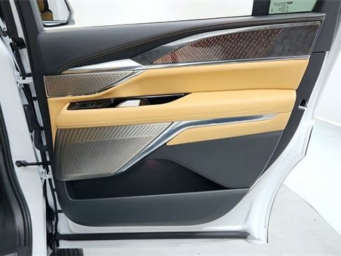 Used 2025 Cadillac Escalade IQ Sport 2 w/ LPO, ONYX Package image 21