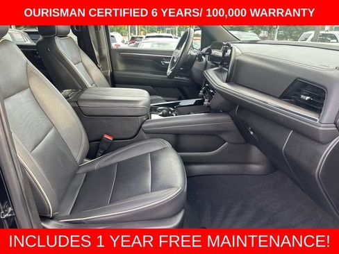 Used 2025 Chevrolet Suburban Premier AWD/4WD image 10