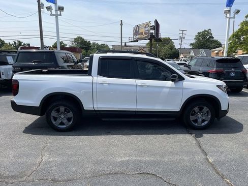 Used 2025 Honda Ridgeline TrailSport image 11