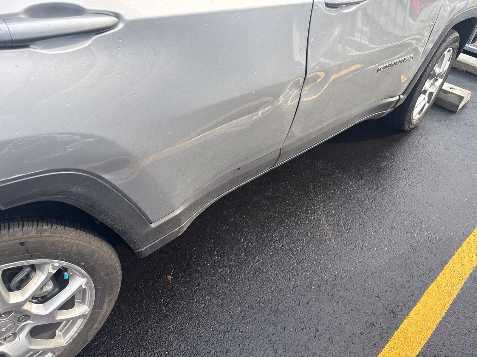Used 2023 Jeep Compass Latitude w/ Sun and Sound Group AWD/4WD image 11