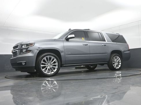 Used 2019 Chevrolet Suburban Premier w/ Premier Plus Edition AWD/4WD image 66