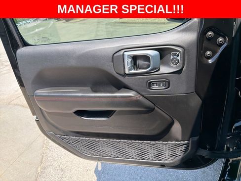 Used 2024 Jeep Wrangler Unlimited Rubicon AWD/4WD image 32