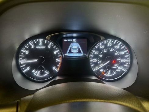 Used 2020 Nissan Pathfinder SL image 14