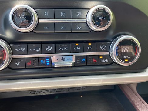 Certified 2024 Ford Expedition Max Limited AWD/4WD image 18